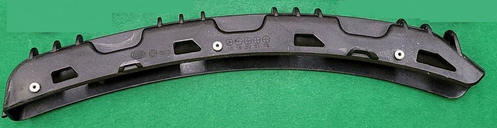 Bumper Bracket Front Passenger Side Plastic For Kia - KI1043133