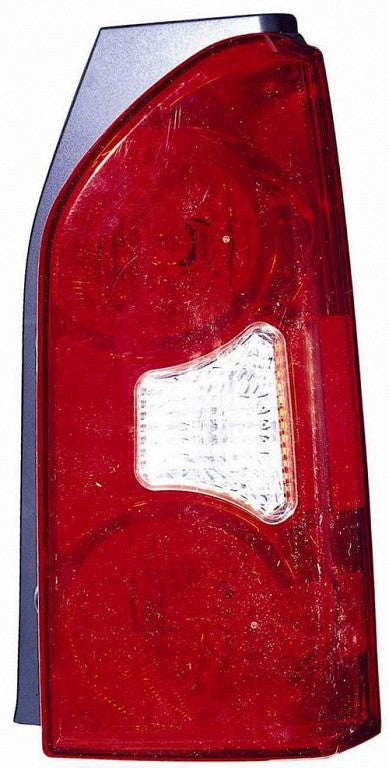 Tail Lamp Passenger Side Capa For Nissan - NI2801173C