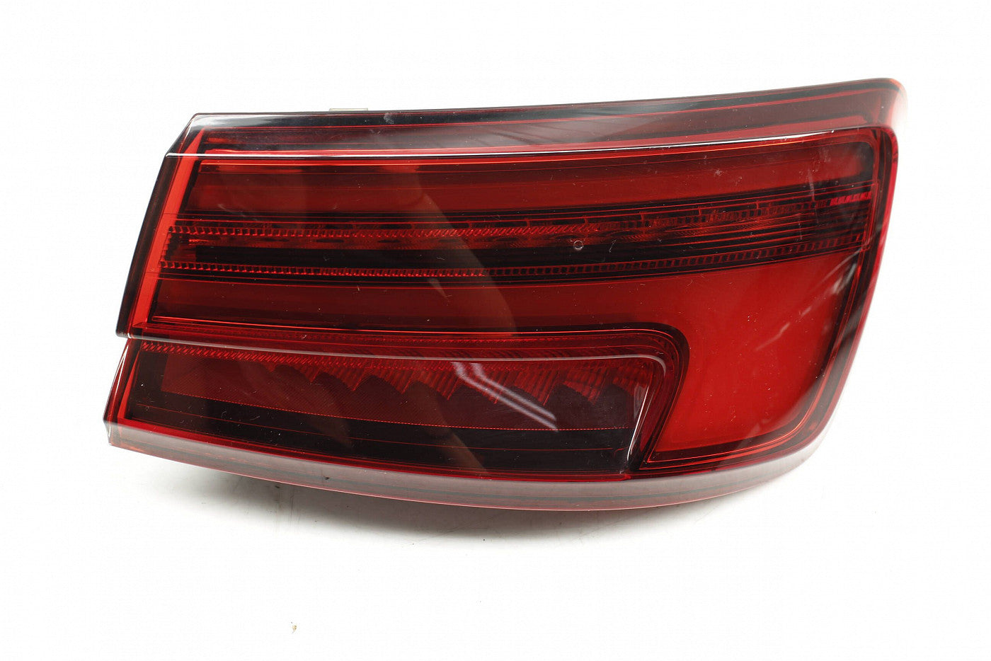 Tail Lamp Passenger Side Led With Dynamic Turn Signal Std On S3 And A3 Prestige Trim High Qualityreturn Restricted - Final Sale - No Warranty Coverage For Audi - AU2805129