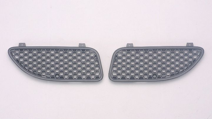 Grille Passenger Side Matte-Black Se For Pontiac - GM1200480