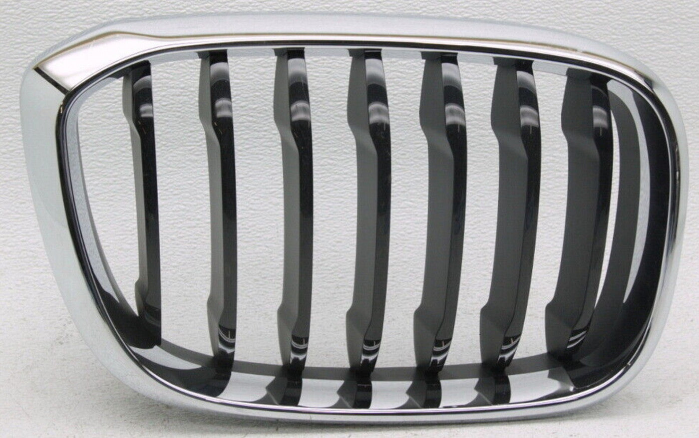 Grille Passenger Side Matte Black With Chrome Frontame Without M-Pkg Base Model For Bmw - BM1200305