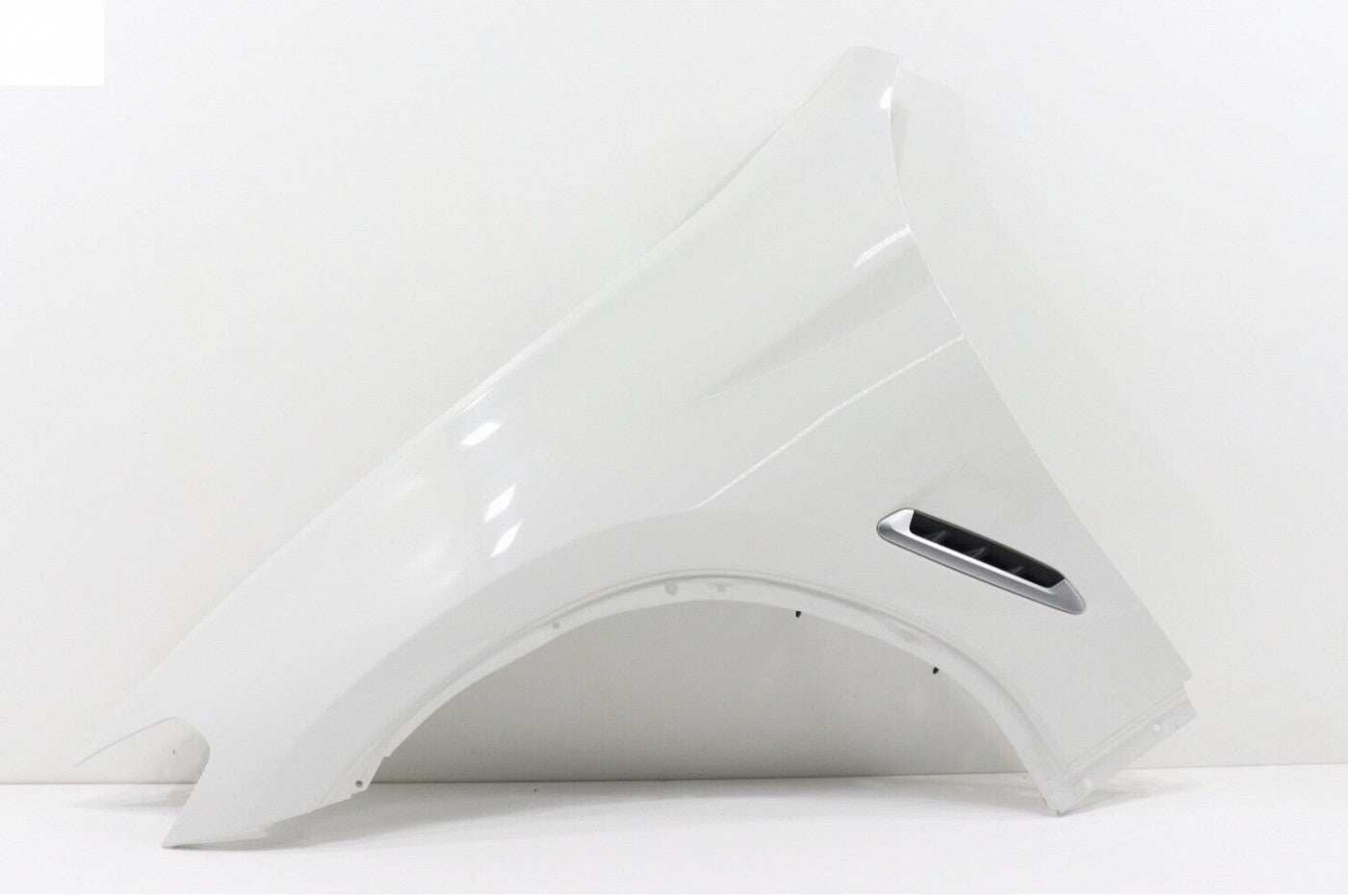 Fender Front Driver Side Aluminium Capa For Bmw - BM1240172C