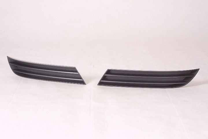 Grille Lower Passenger Side Outer Matt-Black For Saturn - GM1039104